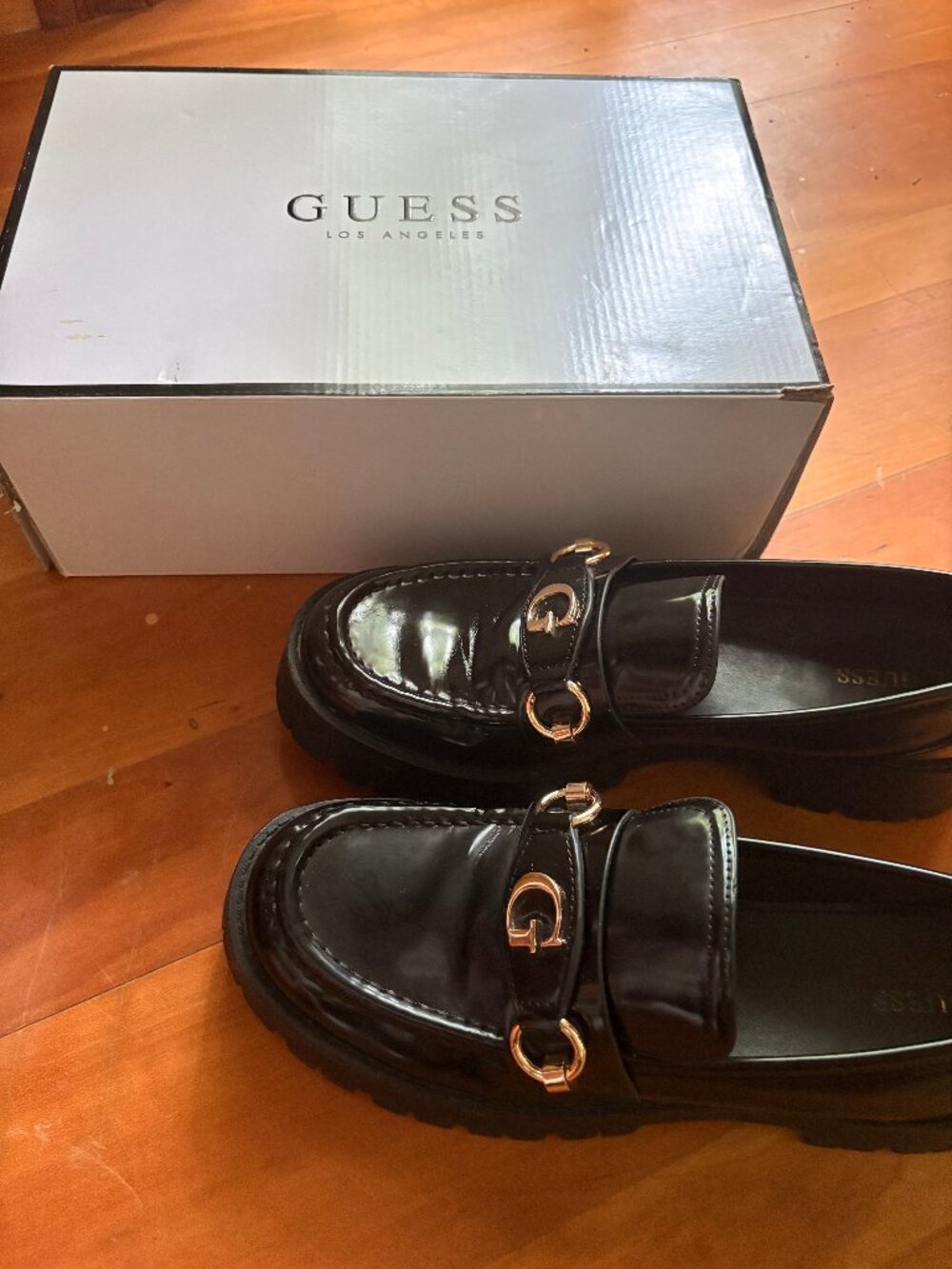 GUESS Women's ALMOST BIT SLIP-ON BLACK PATENT LUG LOAFER SZ 10 LIKE NEW